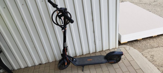 Segway Ninebot Kickscooter F2 Plus elektromos roller elad