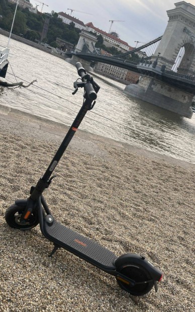 Segway-Ninebot Kickscooter F2 elektromos roller