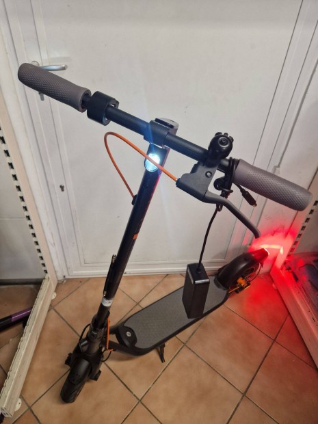 Segway Ninebot Kickscooter F40D elektromos roller 25 km/h