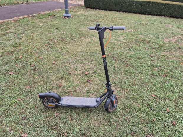 Segway Ninebot Kickscooter F40E Elektromos roller elad!