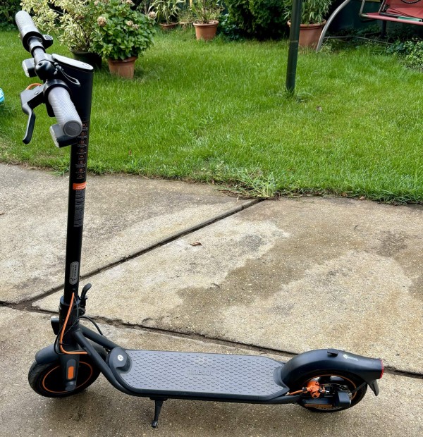 Segway Ninebot Kickscooter F40I elektromos roller