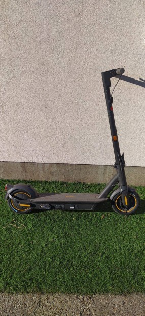 Segway Ninebot Max G30 elektromos roller