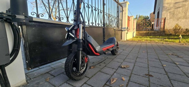 Segway Ninebot ZT3 Pro E Elektromos Roller Szinte j