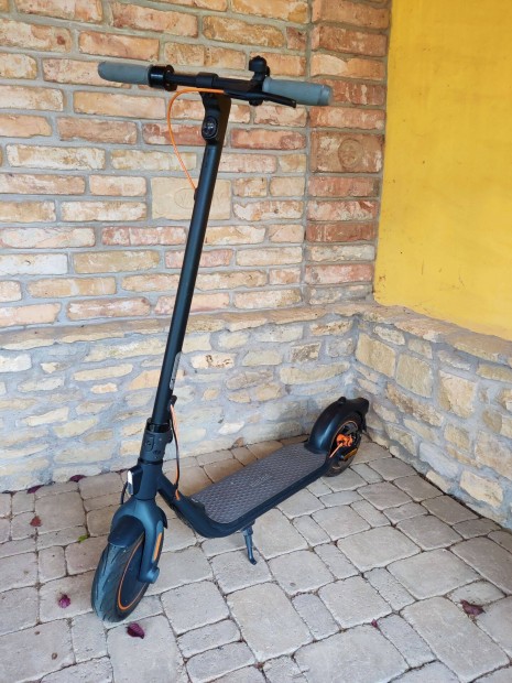 Segway - Ninebot Kickscooter F40E - 565 km-rel