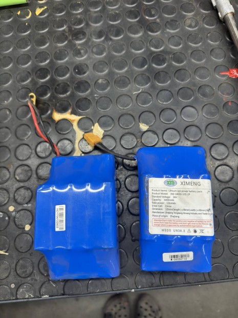 Segway, hooverboard akkumulator elad 36-42V