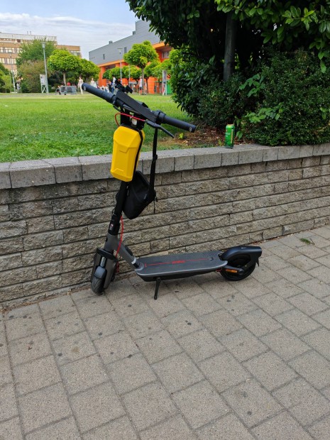 Segway ninebot F3 E elektromos roller Budapesten eladó.