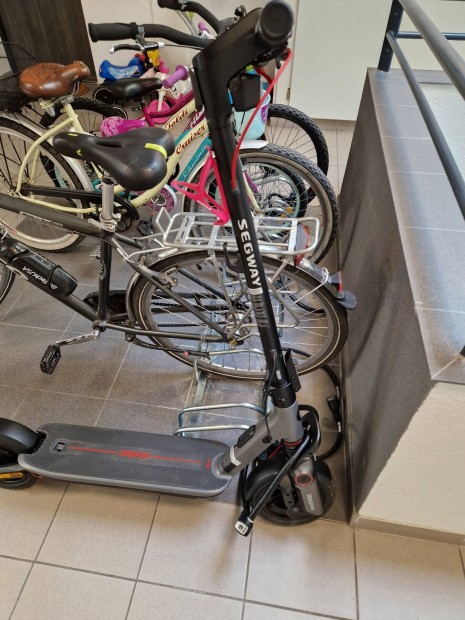 Segway ninebot F3 elado 