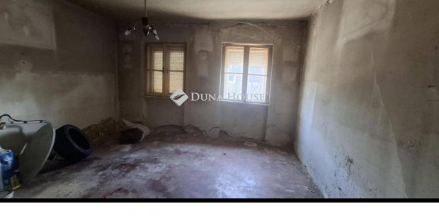 S�i 57 nm-es h�z elad� #4979787