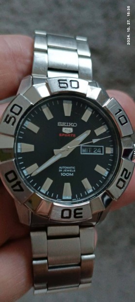 Seiko 5 Sport