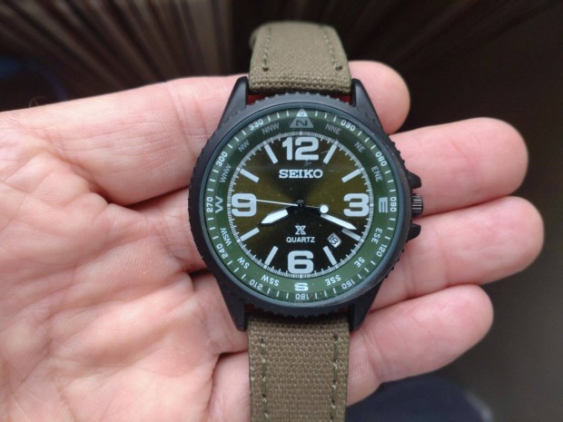 Seiko quartz ffi ra ( AAA + )