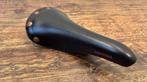 Selle Italia daytona kerékpár nyereg