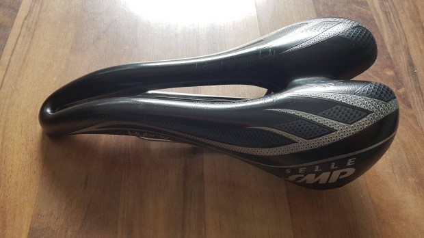 Selle SMP Hybrid nyereg