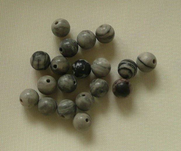 Selyemkő ásványgyöngy 6 mm-es 19 db