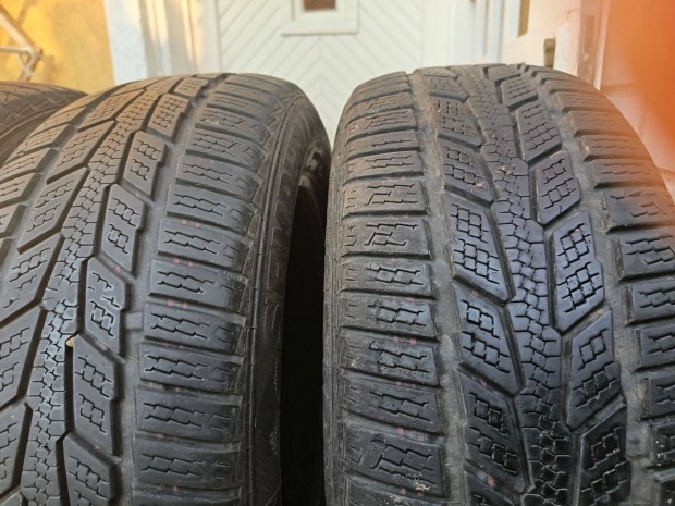 Semperit 205/55/R16 m�ret�, 4 db t�li gumi elad�
