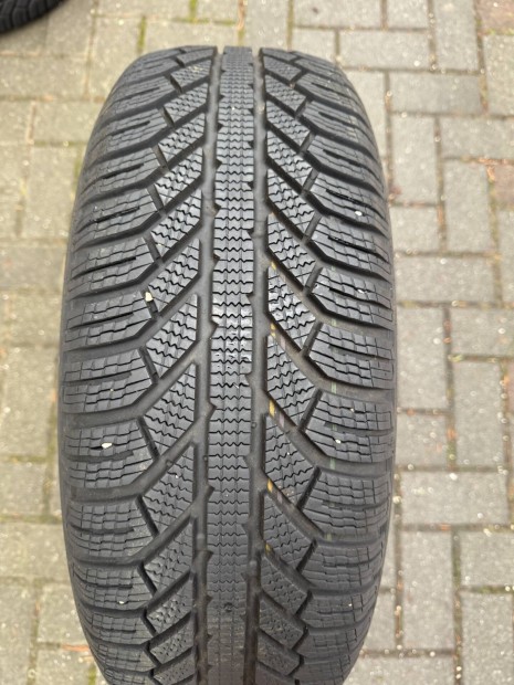 Semperit 205/60 r16 t�li gumi