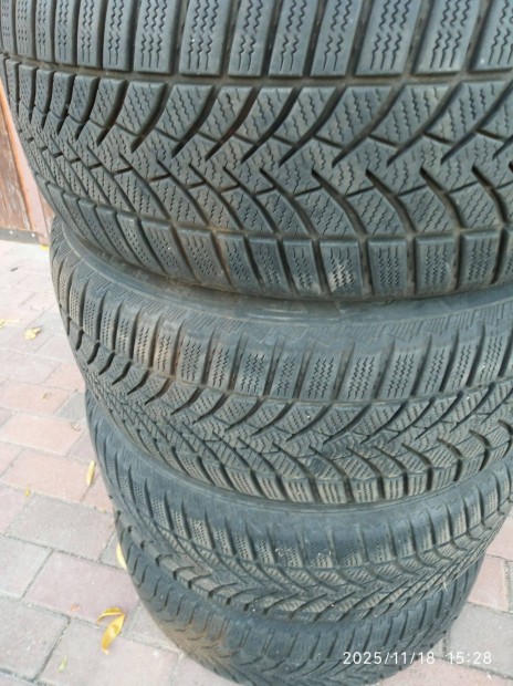 Semperit 215/55 R16-os hasznlt tligumi