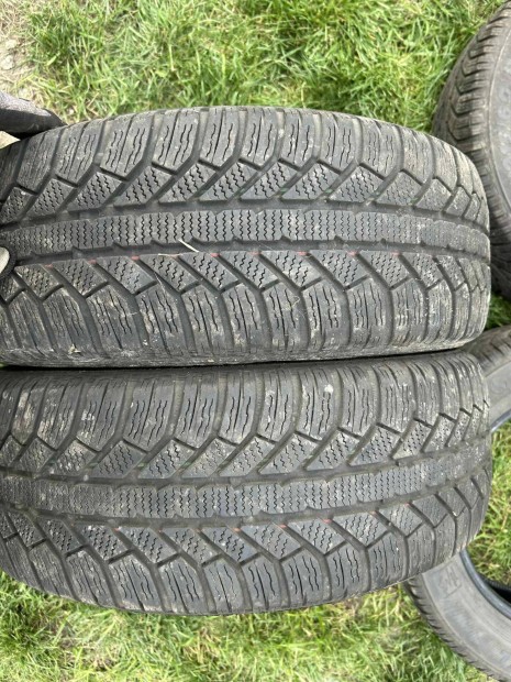 Semperit 215/60 R16 téligumi garnitúra