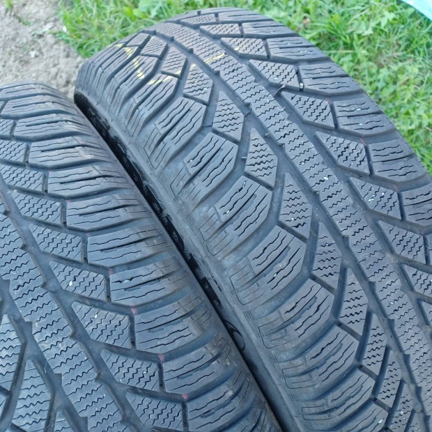 Semperit 215/65R17 tli gumi elad