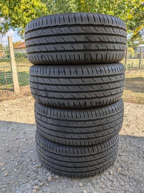 Semperit Speed-Life 3 215/50 R17 nyári gumiabroncs szett