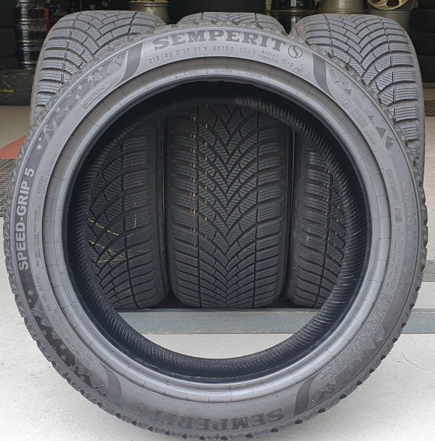 Semperit Speedgrip 215/45 R17 újszerű téli gumi 4db /T108