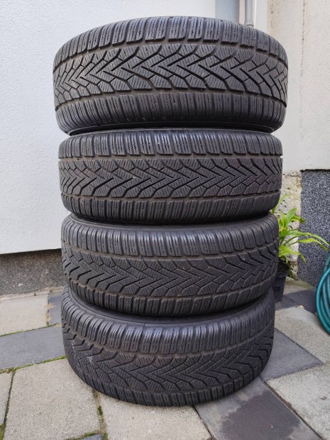Semperit téli gumi 205/55R16