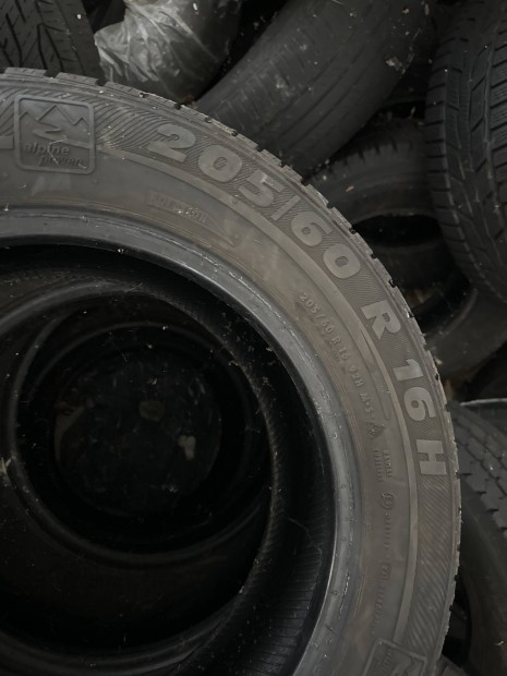 Semperit téligumi 4 db 205/60 R16
