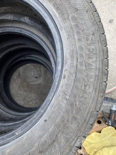 Semperit van-life nyári gumi 215/65 r16c 215/65r16c
