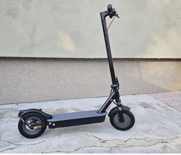 Sencor Scooter S70, egy év garanciával.