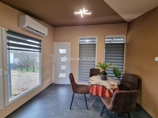 Sereg�lyesi 885 nm-es telek elad�