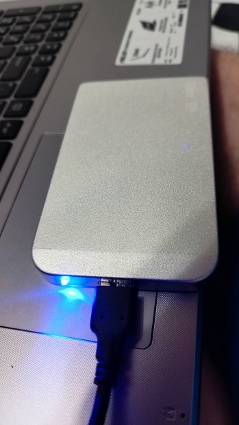 Serial ATA SSD 16 TB
