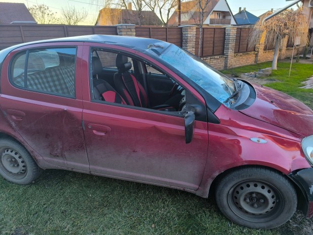 S�r�lt Toyota Yaris �zemk�pes m�szaki �llapotban elad�