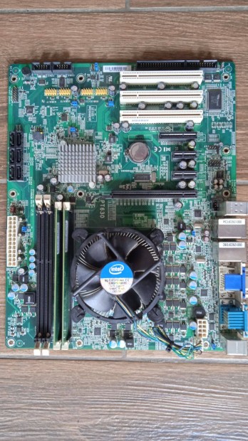 Server alaplap i7-870-es processzorral eladó!