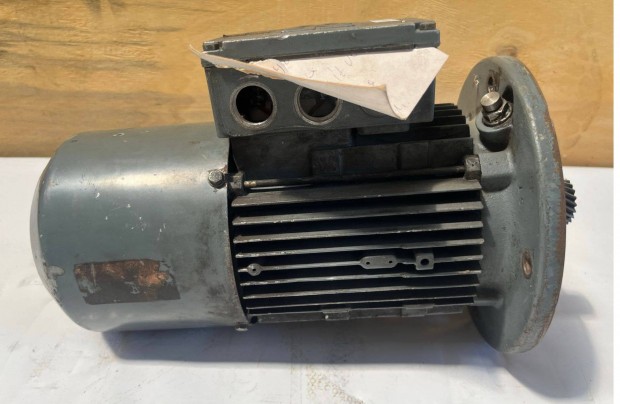 Sew R73DT80N-4BM-HF-TF hajtóműves motor 0,75kW(AB0218)