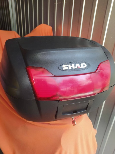 Shad 40 literes bukótartó doboz