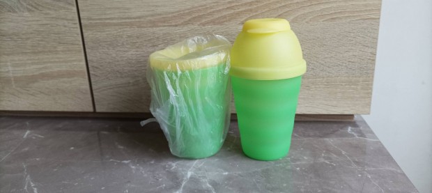 Shaker Tupperware 