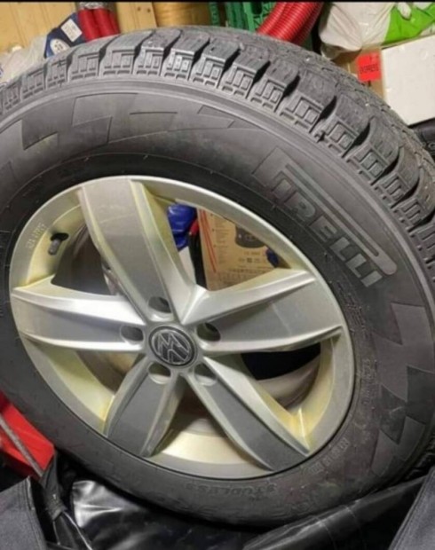 Sharan touran Passat Gyri 16" os Volkswagen alu  215/60 Pirelli tli 