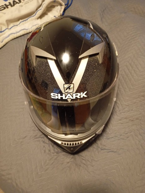 Shark buksisak ni Xs