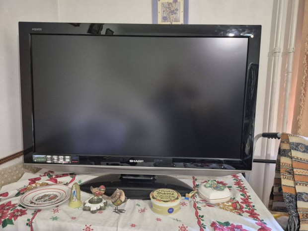 Sharp Aquos LC-42Ad5E HD Ready LCD TV