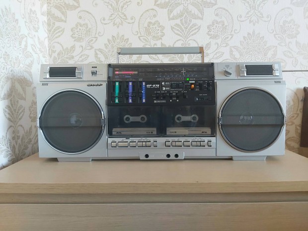 Sharp GF575 rdis magn boombox