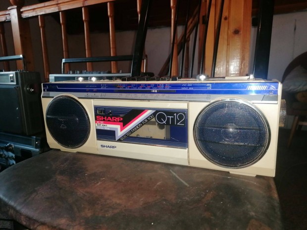 Sharp QT12 boombox magn elad