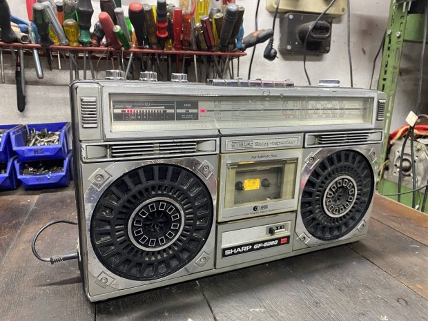 Sharp magn boombox retro