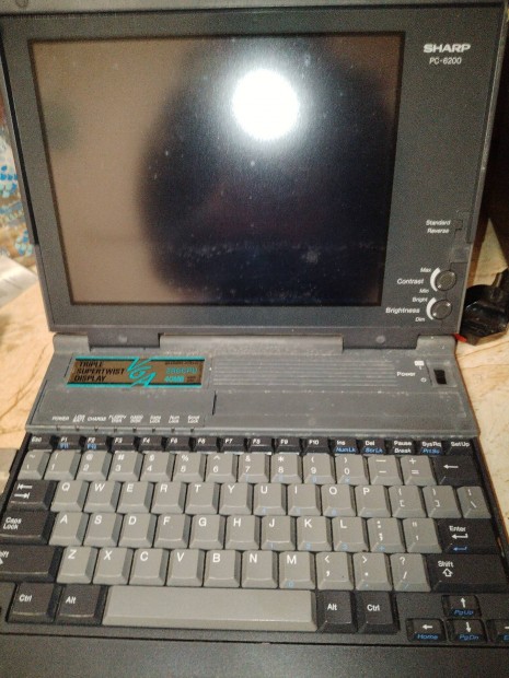 Sharp pc-6200 retro laptop elad 