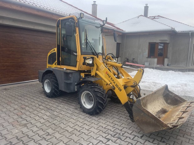 Sherpa 30-08 homlokrakod� elad�