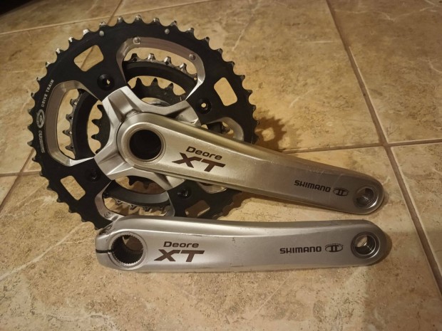 Shimano XT integrlt hajtm csapggyal 3x9