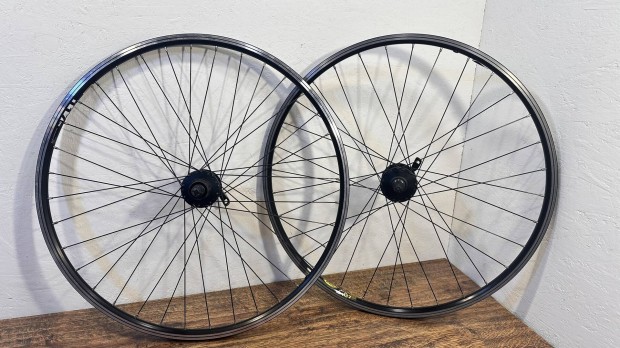 Shimano agyas Mavic felnis 26" kerk szett 27.000ft ! 