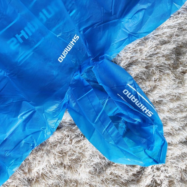 Shimano biciklis esőkabát és elsősegély csomag