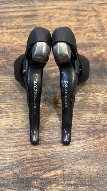 Shimano ultegra országúti fékváltókar pár st-6700 10 s