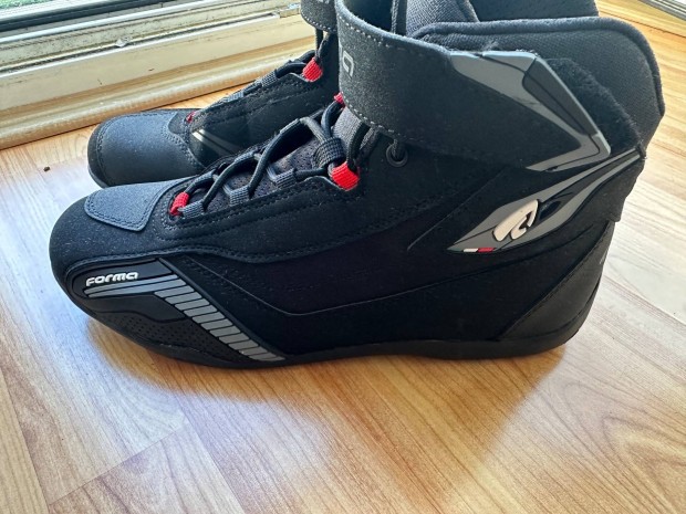 Shox Forma Genesis motoros csizma