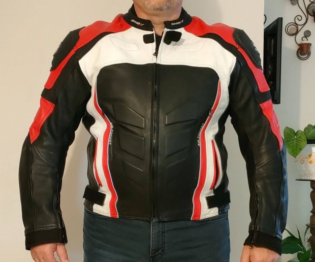 Shox motoros bőrkabát