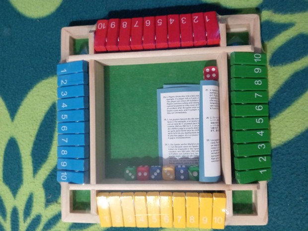 Shut the box 4 személyes szines kockajáték fából. Új